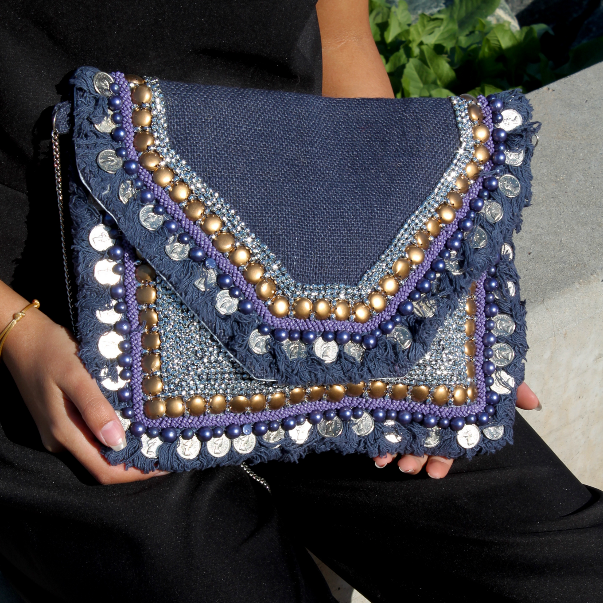 Dark top blue clutch